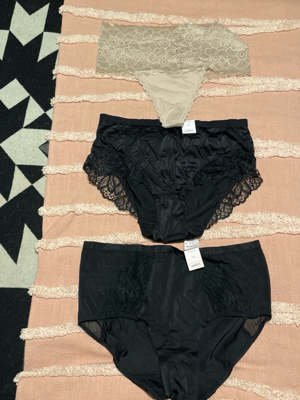 Auden Lace & High-Waist Panty Set - Black & Beige
